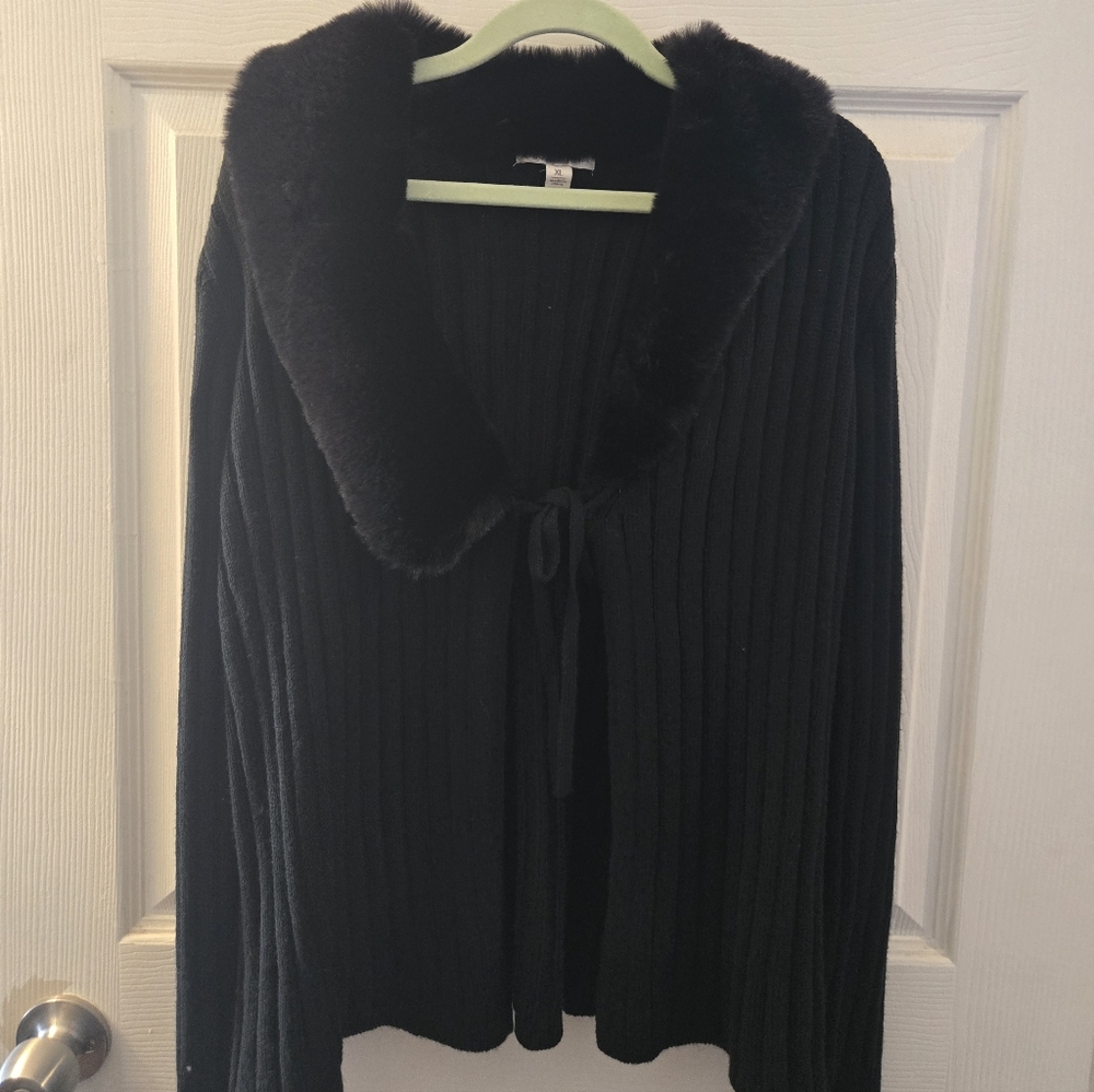 Faux Fur Trimmed Women's Sweater - Picture 5 of 14